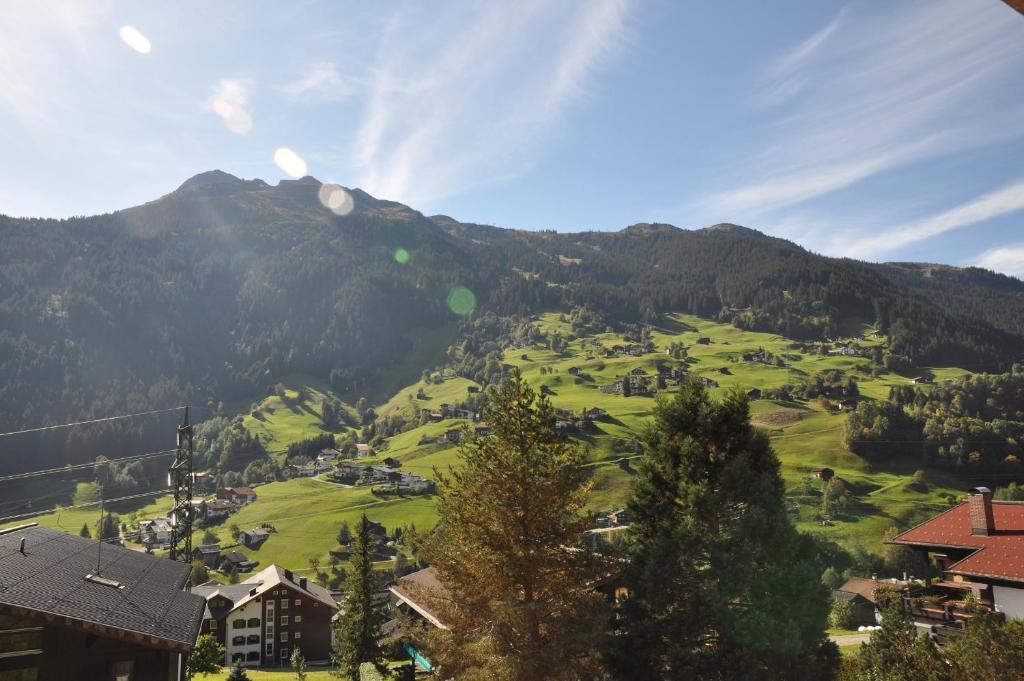 Haus Vallaster Gaschurn Pokoj fotografie